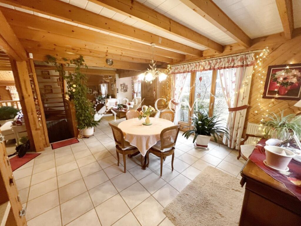 Chalet de Caractére + 5000 M2 Terrain Saint Maurice sur M – 9 pièces – 4 chambres – 147 m²