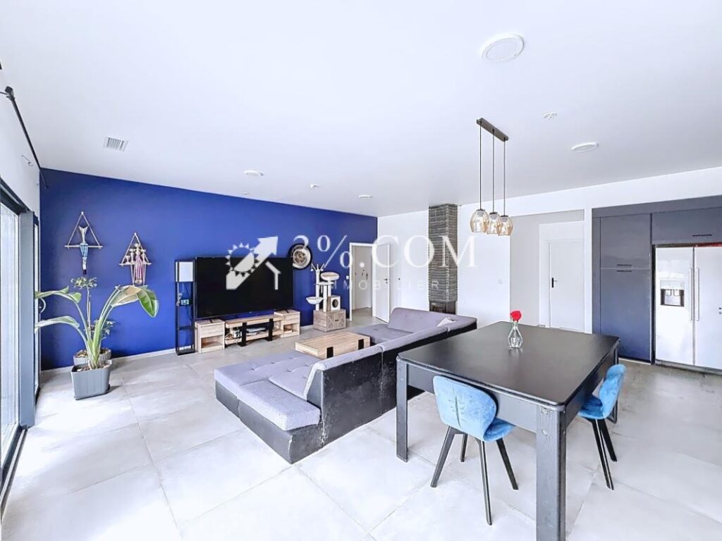 Belle maison contemporaine 6 pièces de 148 m2 avec piscine – 6 pièces – 4 chambres – 148 m²