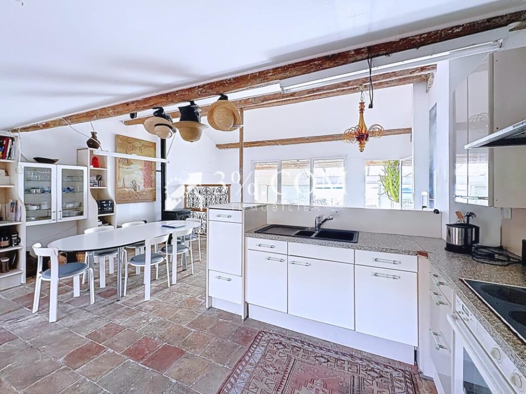 Maison atypique d’exception de 215 m2, 7 pièces, 3 chambres – 8 pièces – 3 chambres – 215 m²