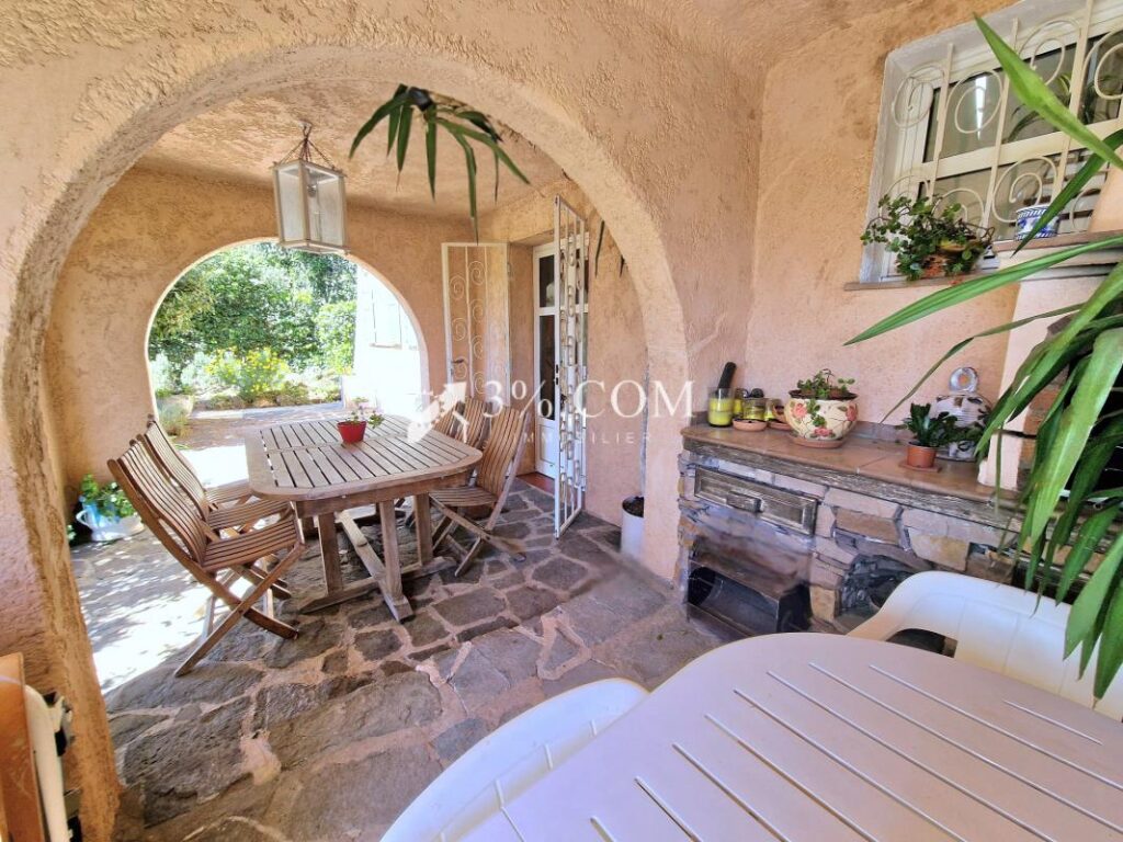 Villa Belle Epoque à Valescure – 6 pièces – 4 chambres – 160 m²