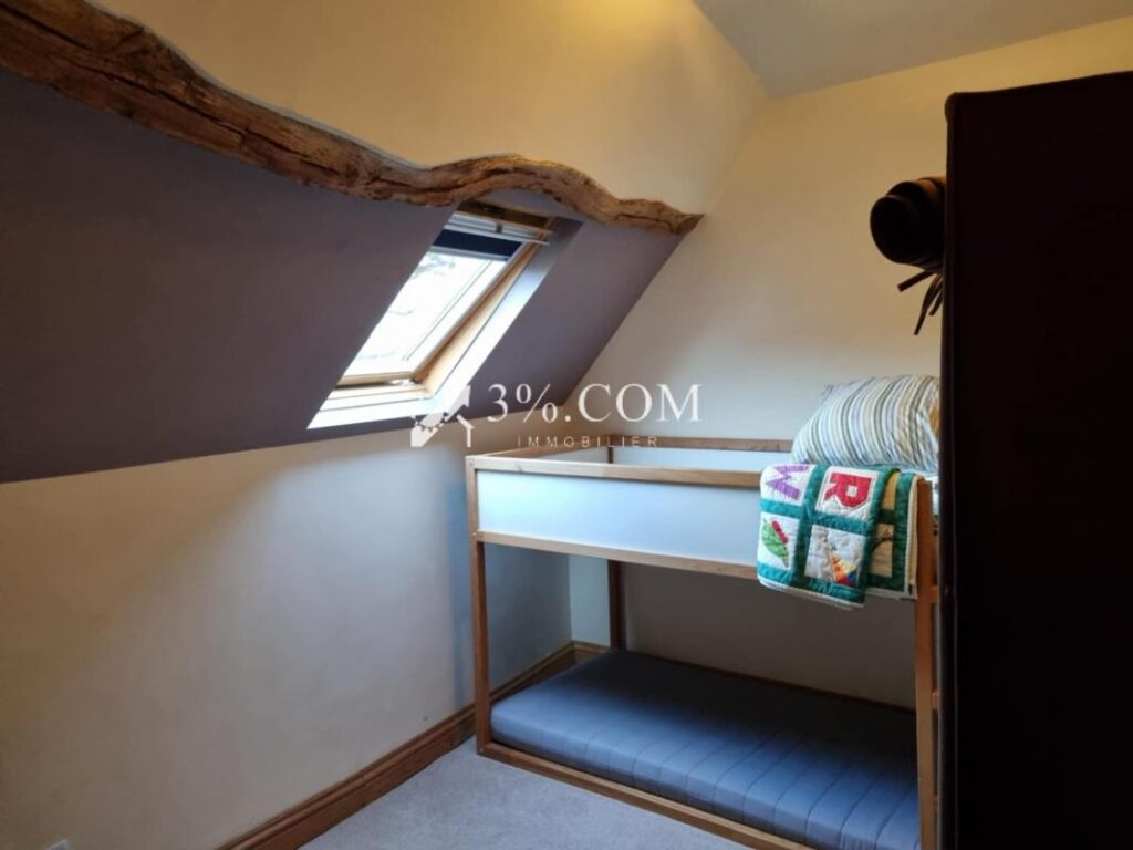 Jolie maison en pierres avec petite dépendance – 5 pièces – 3 chambres – 107 m²