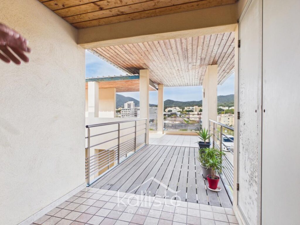 Grand T3 lumineux avec terrasse – Résidence A Spusata – Quartier Madunuccia – Ajaccio – 3 pièces – 2 chambres – 71 m²