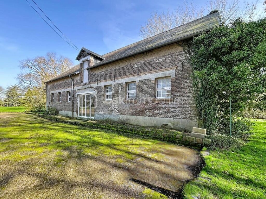 MAISON DE CARACTERE AVEC DEPENDANCE ET PARC ARBORE – 10 pièces – 6 chambres – 335 m²