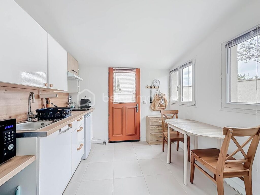 Villa T5 – 106 m² – Vue exceptionnelle sur les étangs – Appartement indépendant – DPE B – 5 pièces – 4 chambres – 106 m²