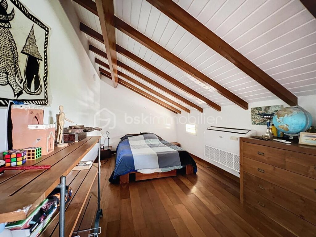 Ensemble immobilier villa et ses deux locatifs vue mer – 10 pièces – 7 chambres – 295 m²