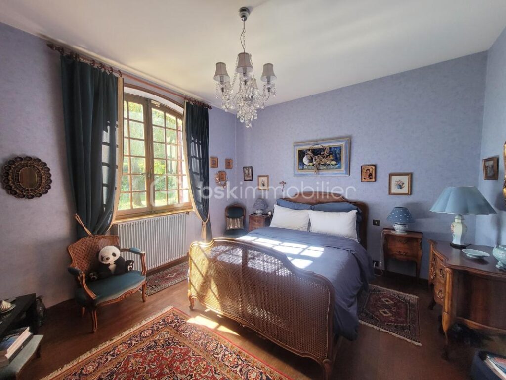 Criel de Voiron Propriété d’Exception Terrain 3766 m² 1 090 000 € – 7 pièces – 6 chambres – 360 m²