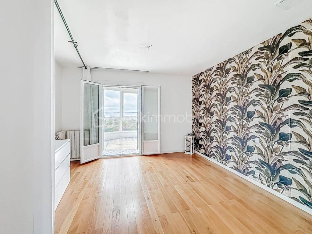 *** Villa T5 de 140m2 sur un terrain de 550m2 avec piscine et vue étangs à PALAVAS *** – 5 pièces – 4 chambres – 140 m²