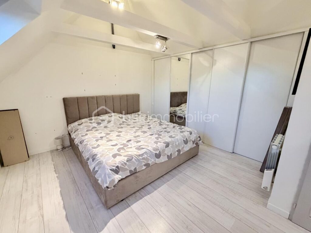 Maison familiale pleine de charme – Villeneuve-le-Comte (77) – 6 pièces – 5 chambres – 147 m²