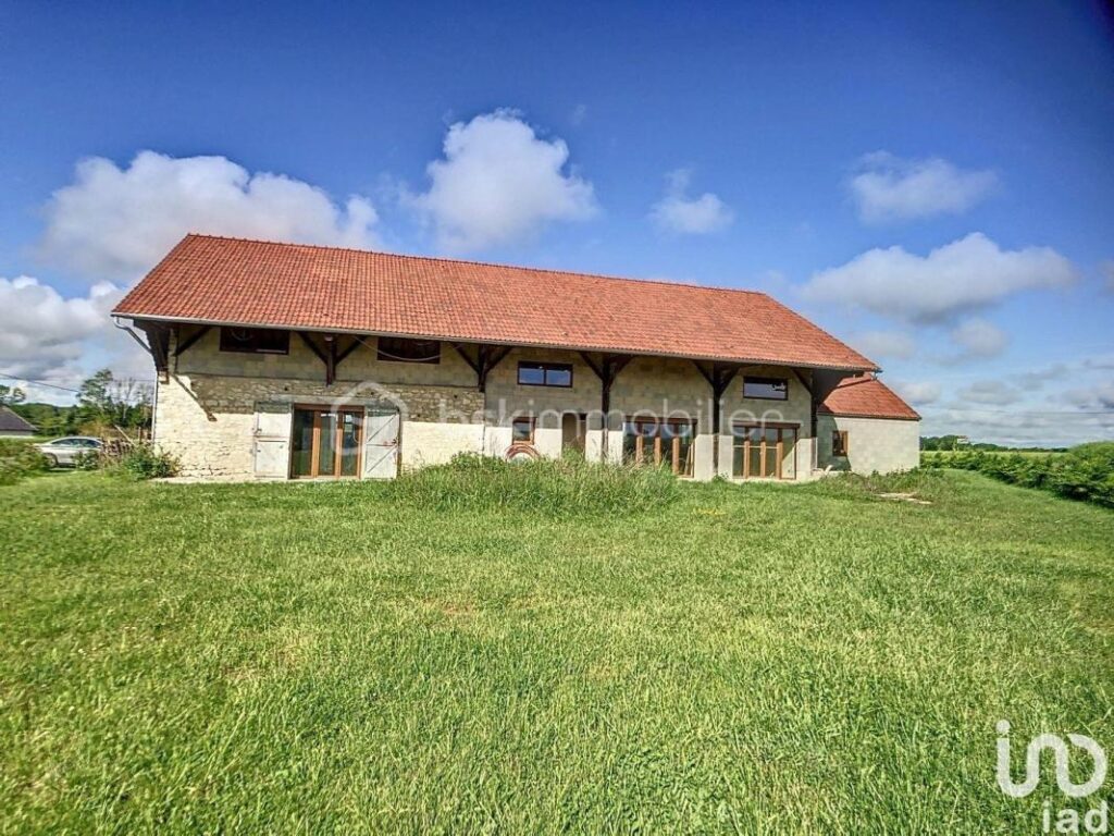 Grange à aménager – 5 pièces – 3 chambres – 215 m²