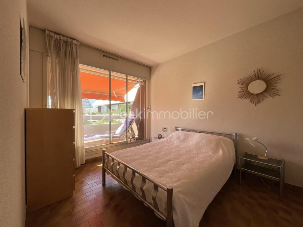 Hyper centre de La Grande-Motte – Appartement lumineux avec balcon et grand garage – 2 pièces – 1 chambre – 45 m²