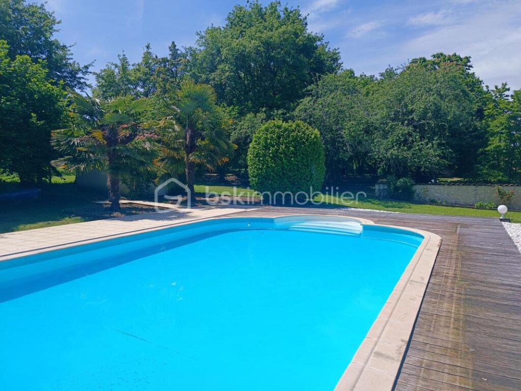 Maison gasconne pleine de charme, volumes généreux et esprit familial – 10 pièces – 6 chambres – 316 m²