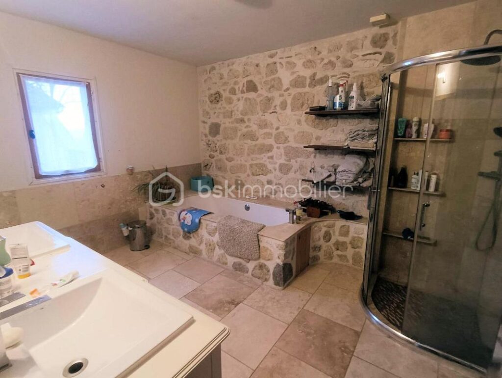 Maison de village avec gîte et vue imprenable ! – 7 pièces – 5 chambres – 155 m²