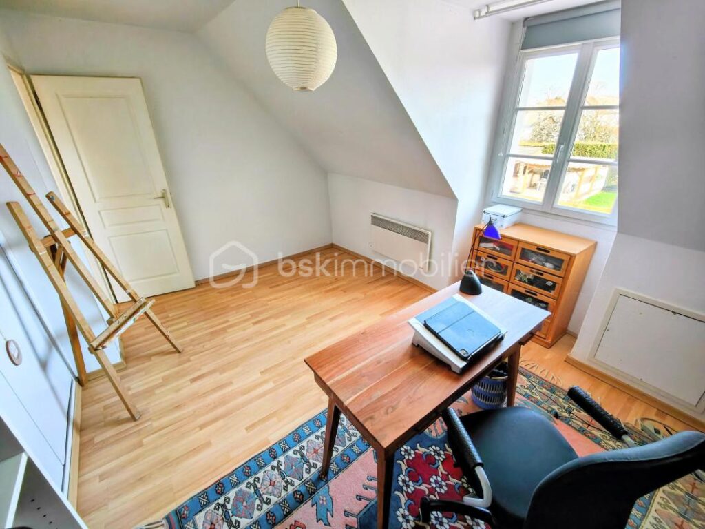 A l’abris des regards, belle maison familiale av 4 chambres et garage – 6 pièces – 4 chambres – 146 m²