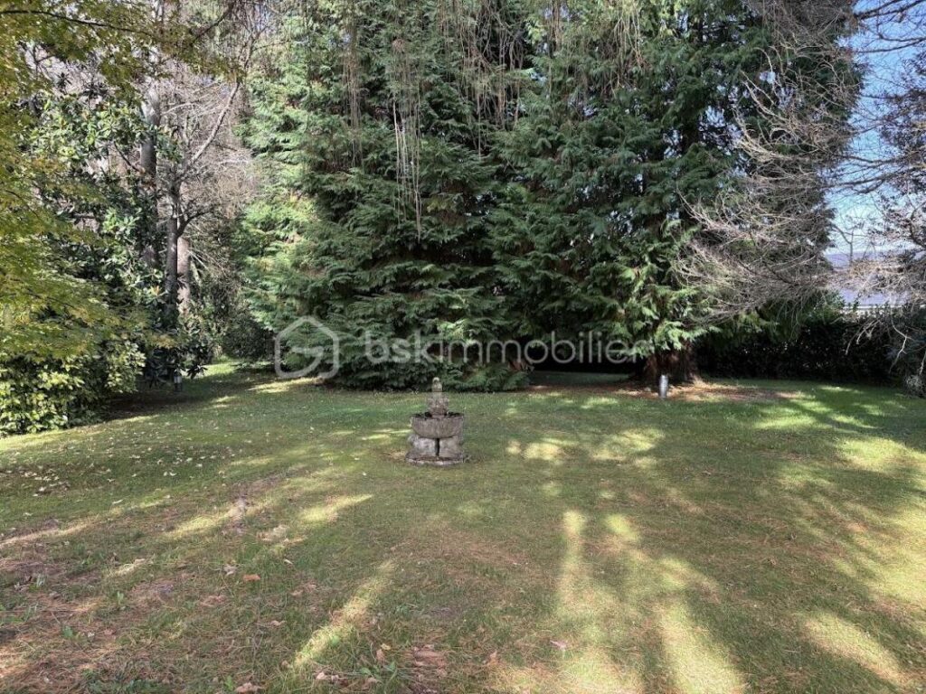 Maison Type T4 + appartement T2 – 13 pièces – 5 chambres – 276 m²