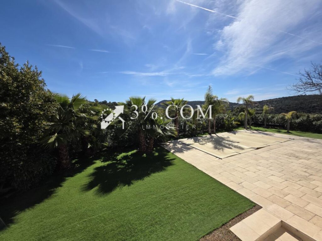 Magnifique villa avec vue incroyable à Valescure – 4 pièces – 3 chambres – 108 m²