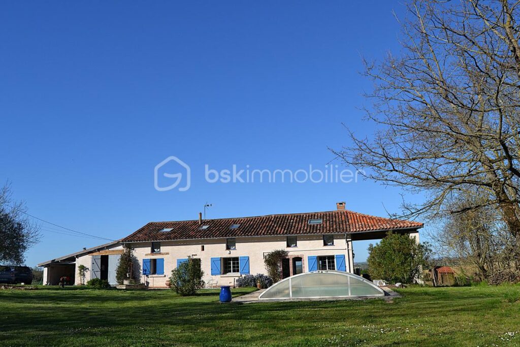 Lauragaise 230 m², piscine, parc et vue dégagée – 7 pièces – 5 chambres – 226 m²