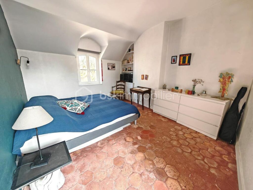 Maison de charme en bord de Seine – 5 chambres – 7 pièces – 5 chambres – 140 m²