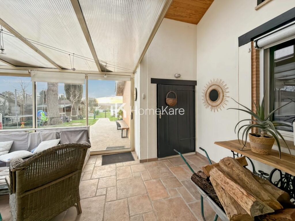 MAISON AVEC PISCINE ET VUE – 6 pièces – 5 chambres – 165 m²