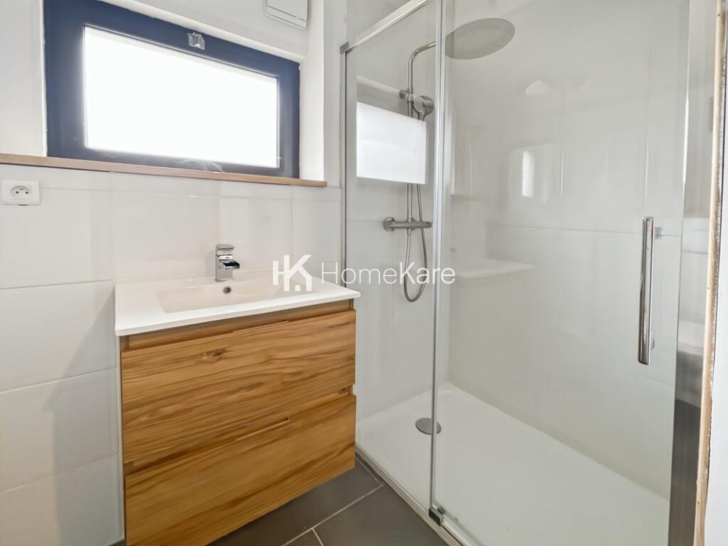 TRANQUILITÉ ASSURÉE ! – 6 pièces – 5 chambres – 130 m²