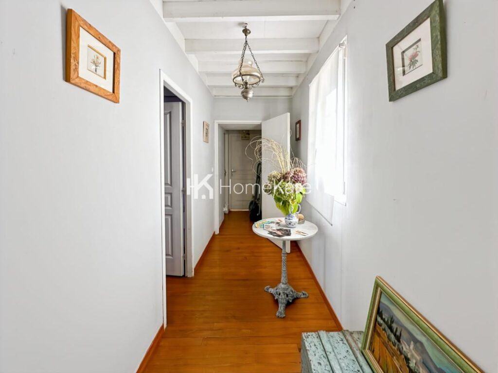 MAISON FAMILIALE – 9 pièces – 6 chambres – 300 m²