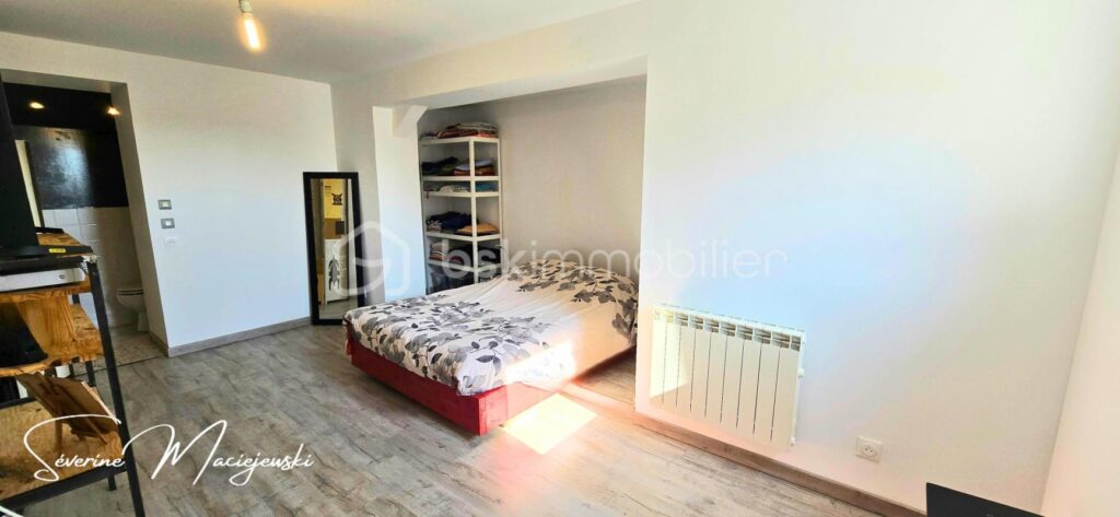 Propriété semi plain pied de 260 m² – 10 pièces – 6 chambres – 260 m²