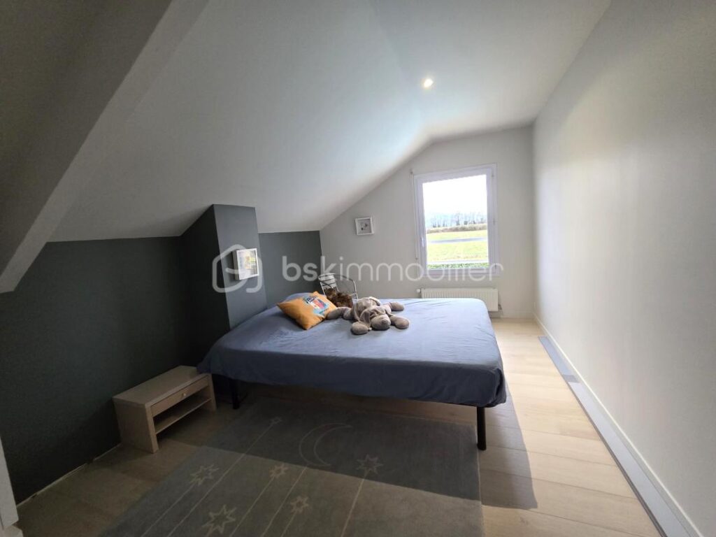 Villa contemporraine 490 000 € – 7 pièces – 5 chambres – 161 m²