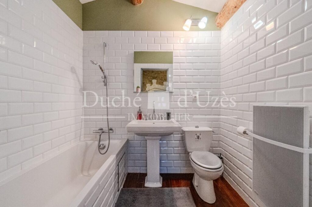 Maison – 12 pièces – 10 chambres – 280 m²