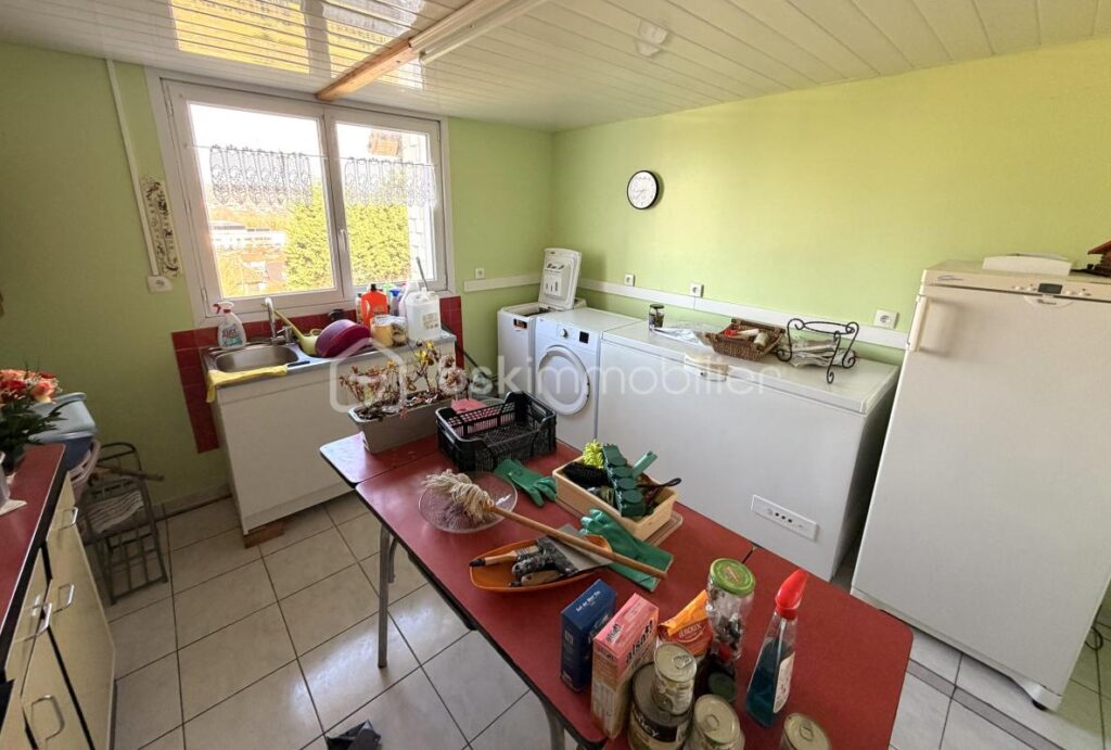 Maison avec garage – autonomie de plain pied et sous sol complet – 8 pièces – 6 chambres – 170 m²