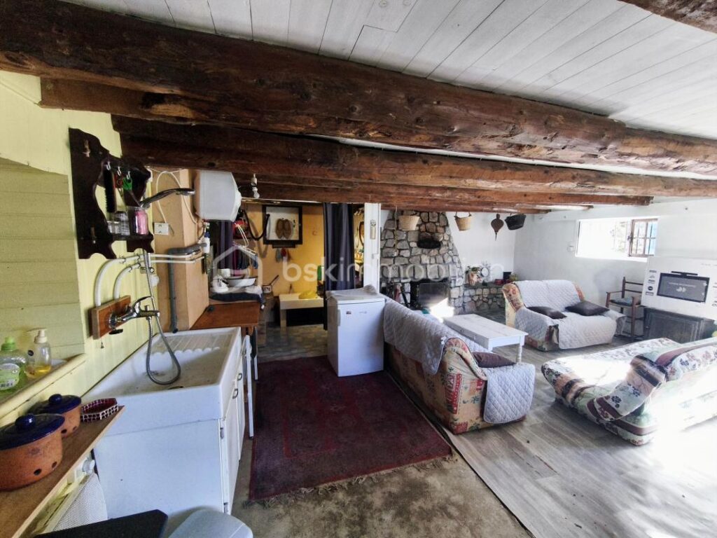 🪺 Grange Foraine Suspendue – 60 m² – Pied-à-Terre Haut de Gamme 900m d’altitude dans les Pyrénées 🪺 – 3 pièces – 2 chambres – 60 m²