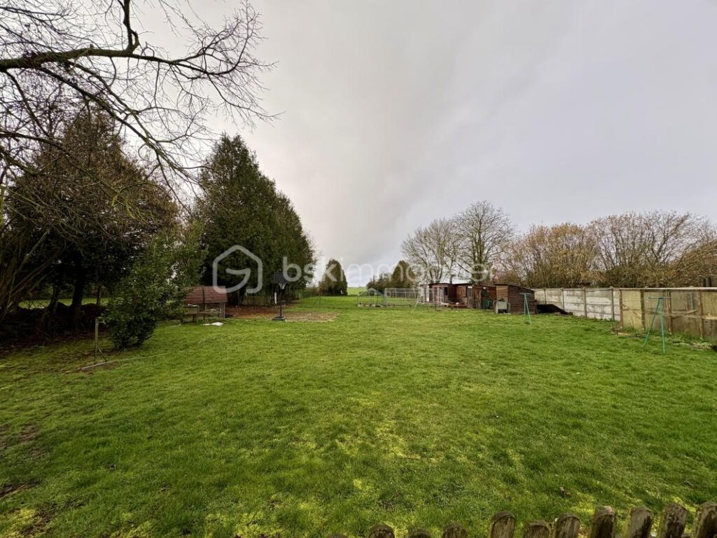 Grande maison familiale à la campagne – 6 chambres – Piscine couverte – Terrain avec dépendances – 10 pièces – 6 chambres – 205 m²