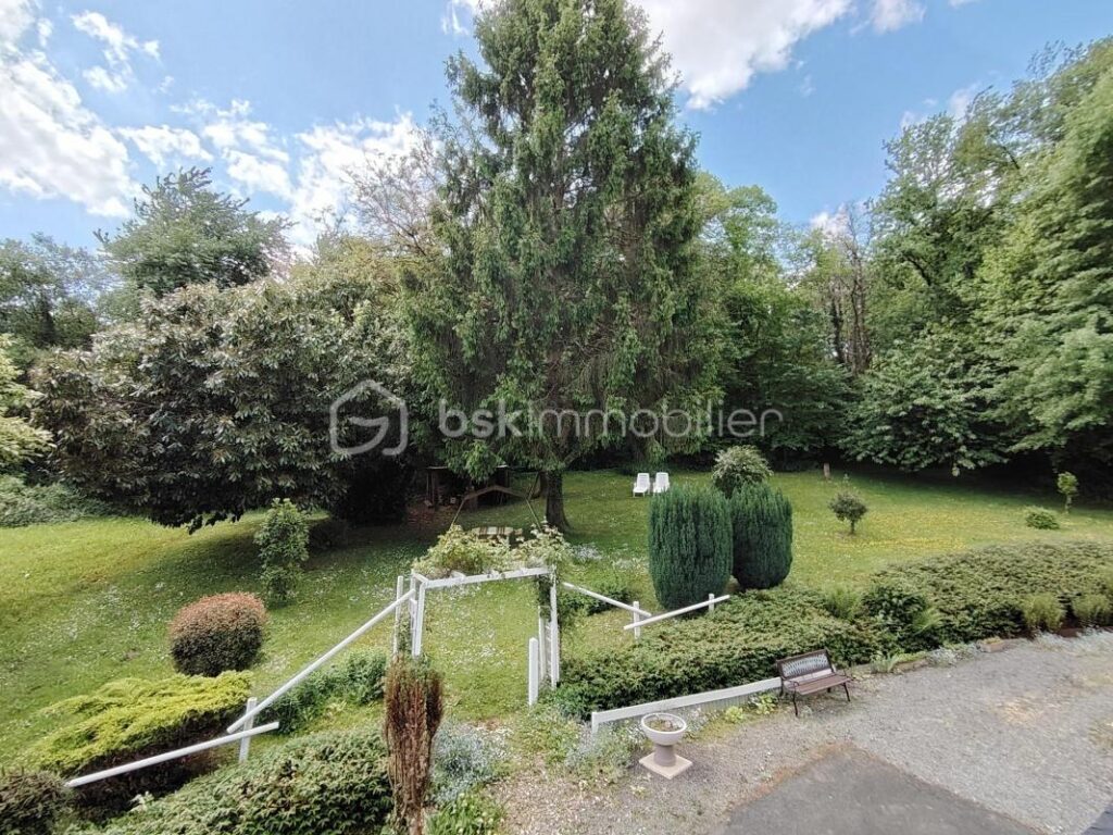 Maison de charme en campagne à Chenu – Tranquillité et vues dégagées garanties ! – 4 pièces – 3 chambres – 75 m²