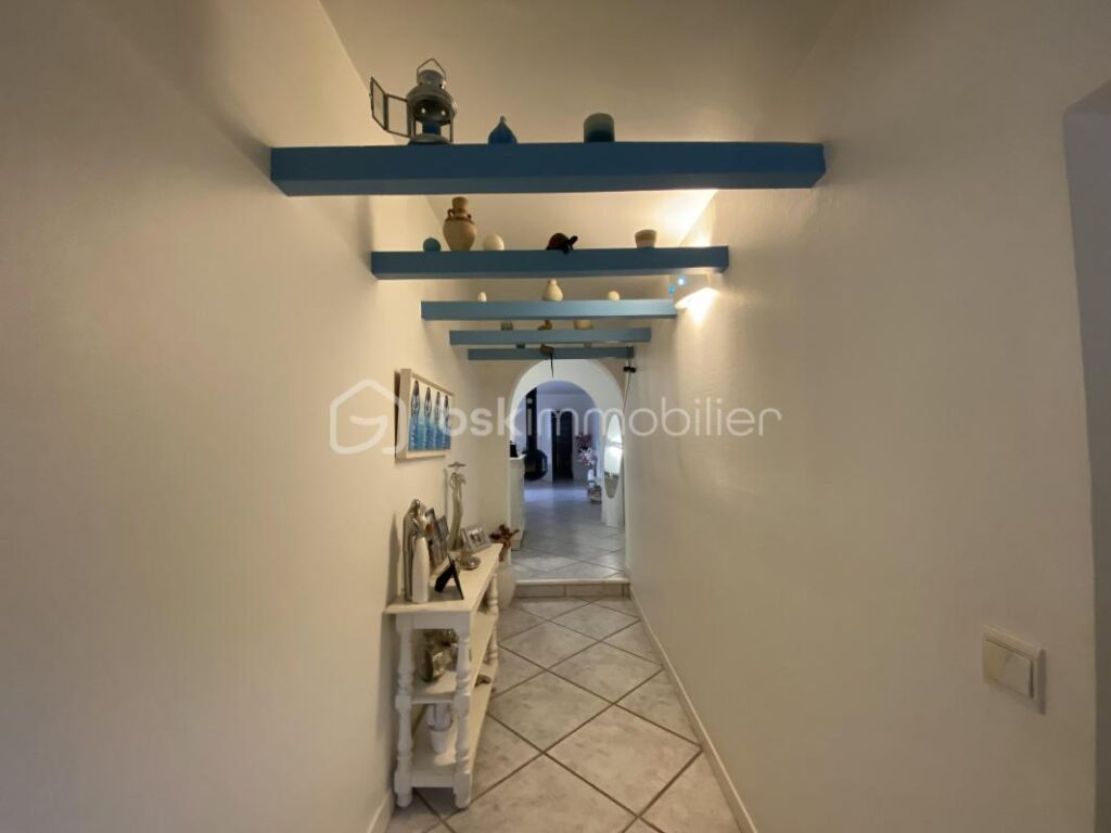 MAISON DE 190 m2-TERRAIN 15199 M2- 4 CHAMBRES-2 SALLES D’EAU-2 WC-PISCINE-GARAGE-ECURIE 33M2 – 7 pièces – 4 chambres – 190 m²