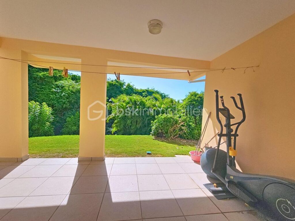 Villa T3 avec vue mer, piscine Saint François – 3 pièces – 2 chambres – 88 m²