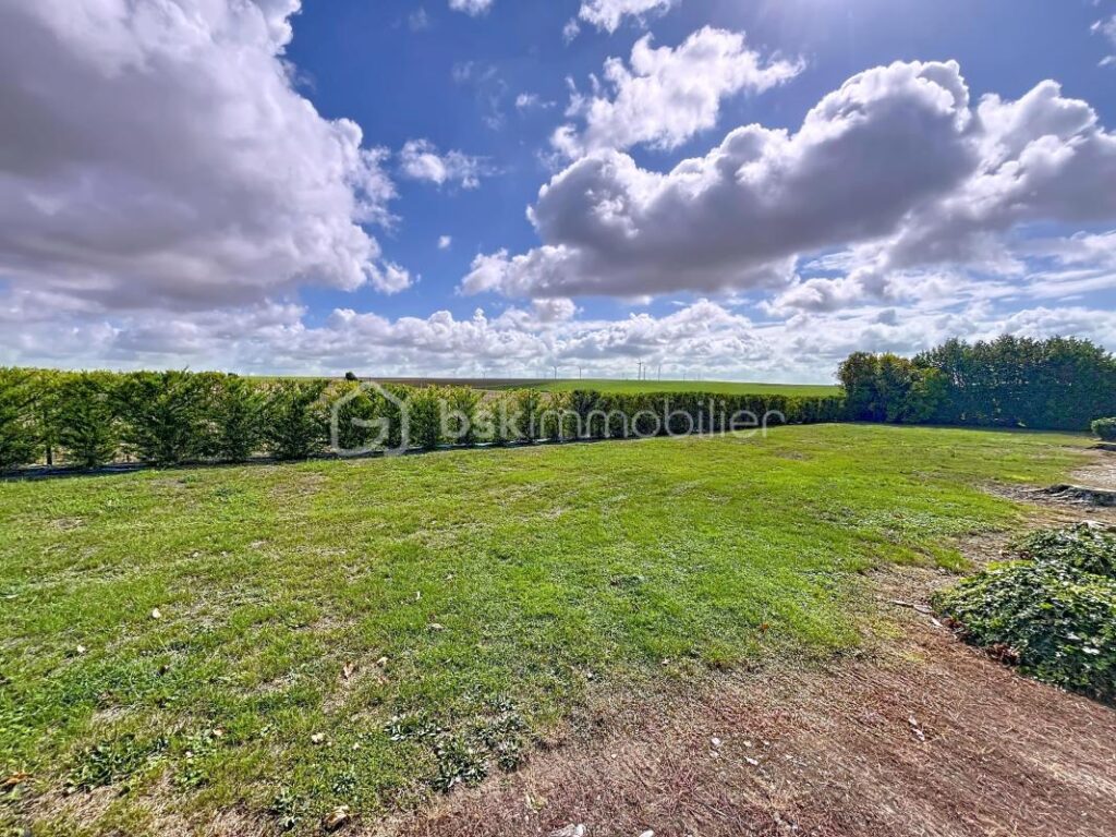 PROPRIETE DE CARACTERE – 8 pièces – 4 chambres – 210 m²