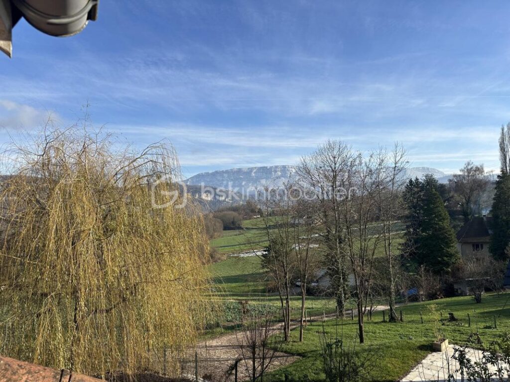 Maison individuelle à Domessin – 142,50 m² habitables – Terrain clos de 1 270 m² – 5 pièces – 3 chambres – 140 m²