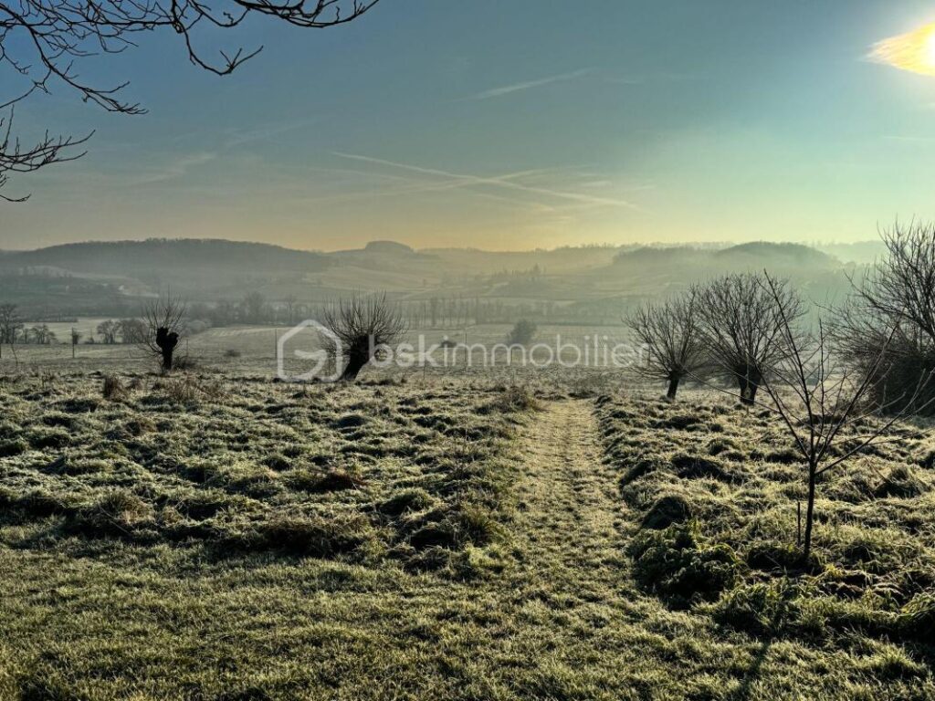 Belle maison en pierres, Dépendances –garage–3 ha 82 – 8 pièces – 6 chambres – 250 m²