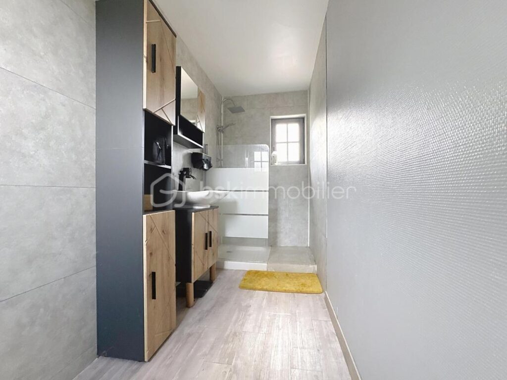 Maison de plain pied – 6 pièces – 4 chambres – 107 m²