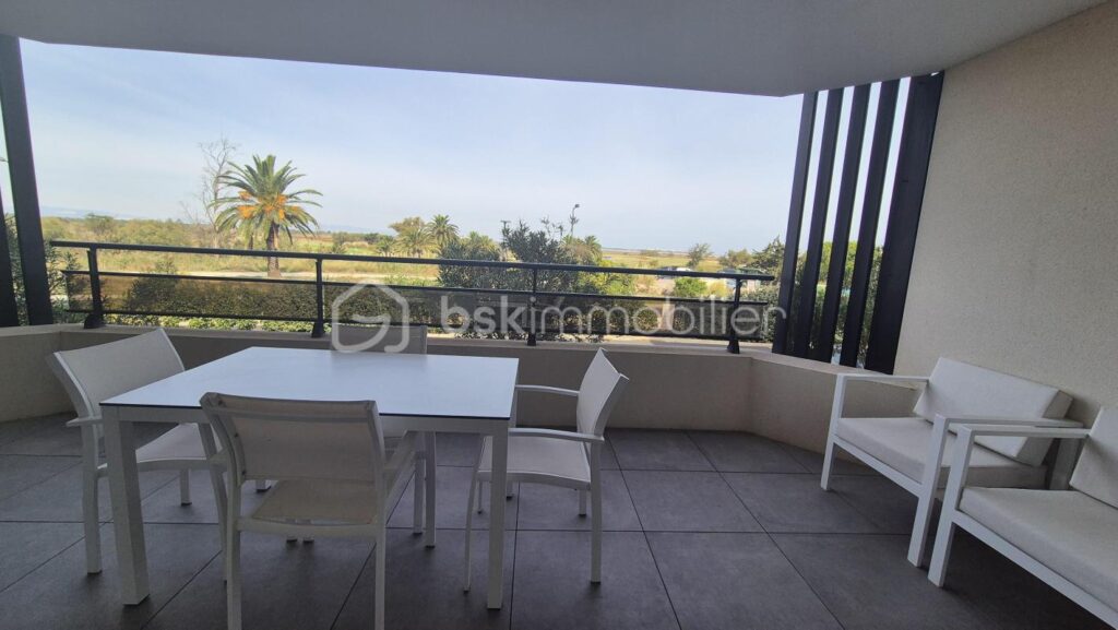 A VENDRE APPARTEMENT T2 DE 38M² A SAINT CYPRIEN PLAGE – HORIZON DU GOLF – TERRASSE – ASCENSEUR – PARKING PRIVATIF – VENDU MEUBLE – SOUS BAIL COMMERCIAL – 2 pièces – 1 chambre – 38 m²