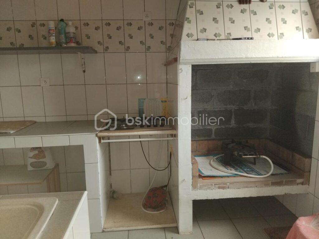 Villa avec piscine jacuzzi et jardin à l’île de la Réunion – 7 pièces – 4 chambres – 171 m²