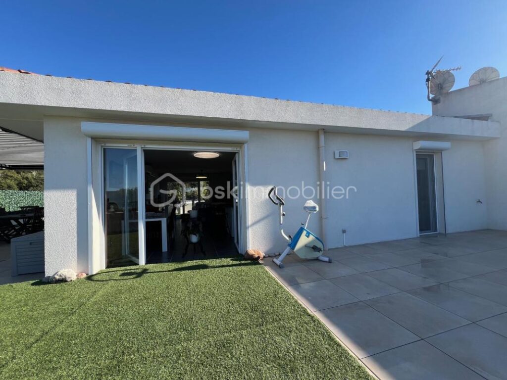 VILLA SUR LE TOIT D’EXCEPTION À VIDAUBAN – Coup de Coeur Assuré ! – 4 pièces – 3 chambres – 93 m²