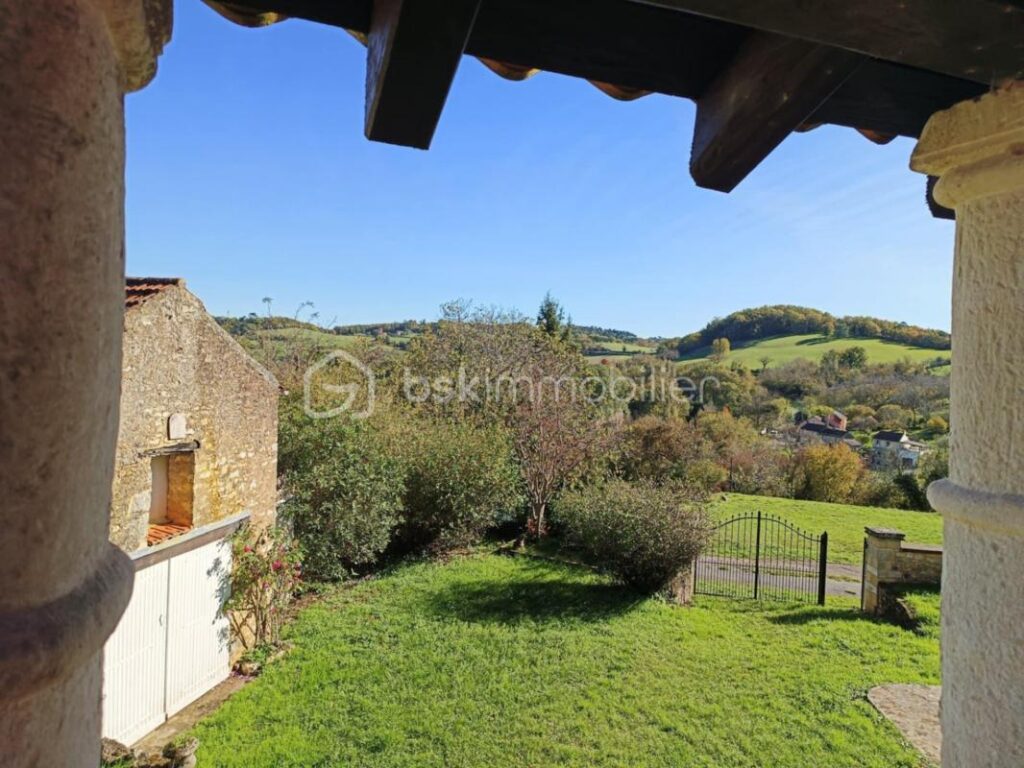 Ancienne et Magnifique Bâtisse en Pierres de 114 m2, située à Cladech 24170 – 4 pièces – 3 chambres – 114 m²