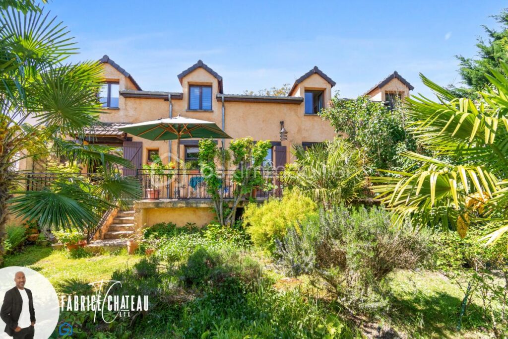 Grande maison familiale avec 5 chambres – cachet et jardin paysager – 8 pièces – 5 chambres – 212 m²