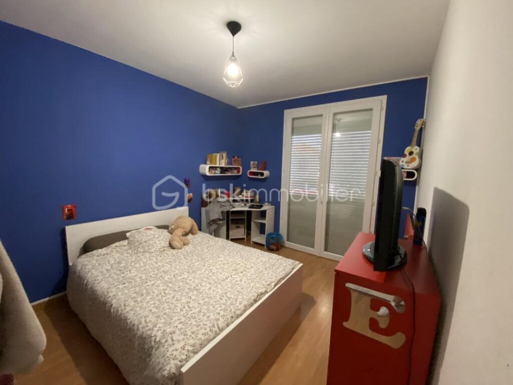 Maison avec piscine à vendre : Profitez de l&rsquo;évasion en ville ! – 5 pièces – 4 chambres – 140 m²