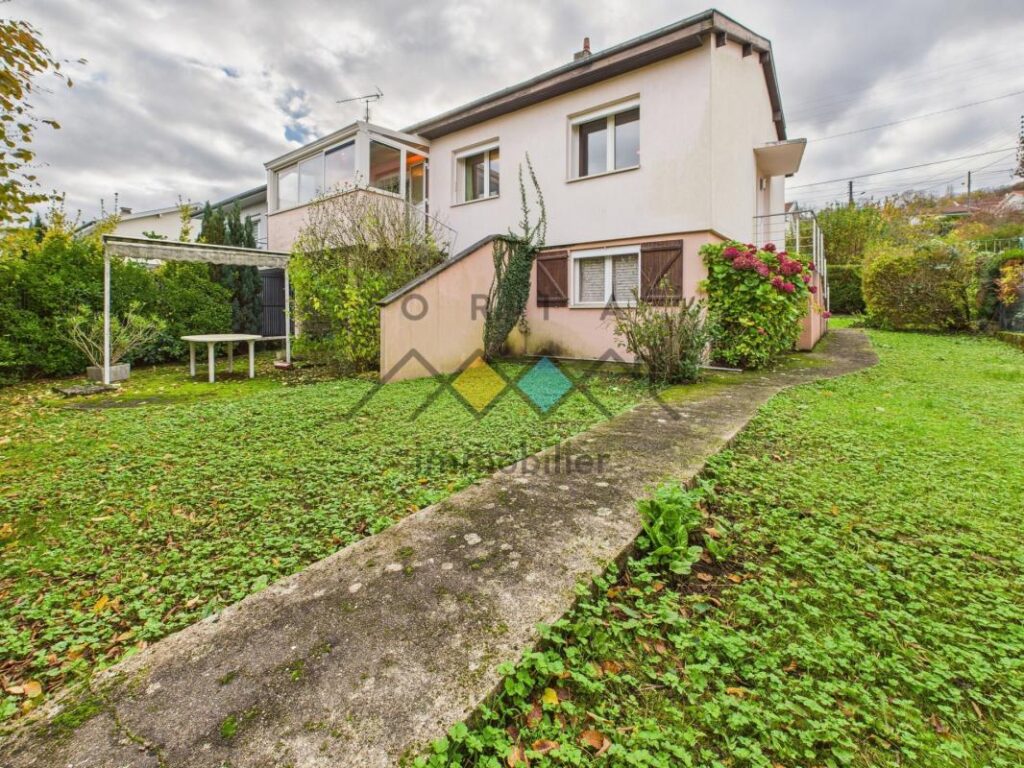 Maison – 5 pièces – 3 chambres – 100 m²