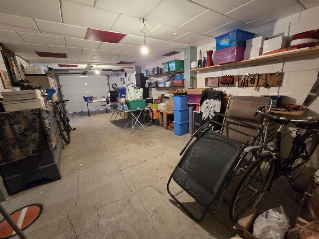 PAVILLON IND 112M² HAB SUR 1260M², SOUS SOL, HAB PLAIN PIED – 6 pièces – 4 chambres – 112 m²