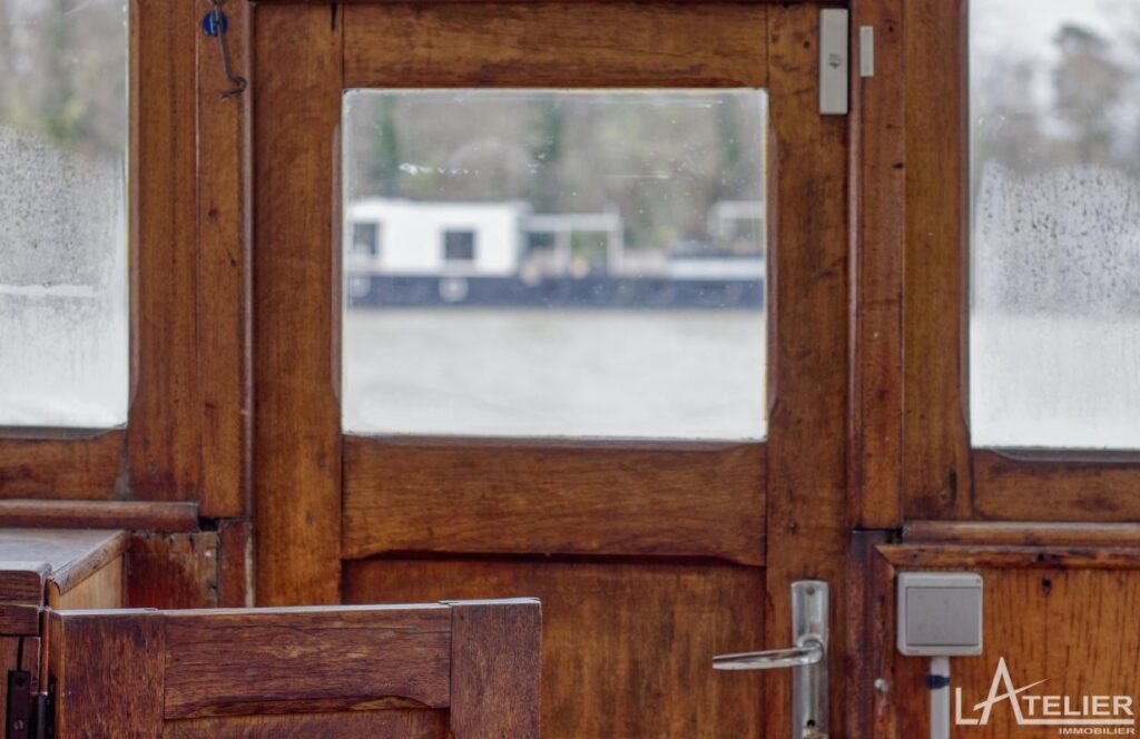 Péniche à Saint-Cloud, Quartier des Coteaux – 4 pièces – 3 chambres – 150 m²