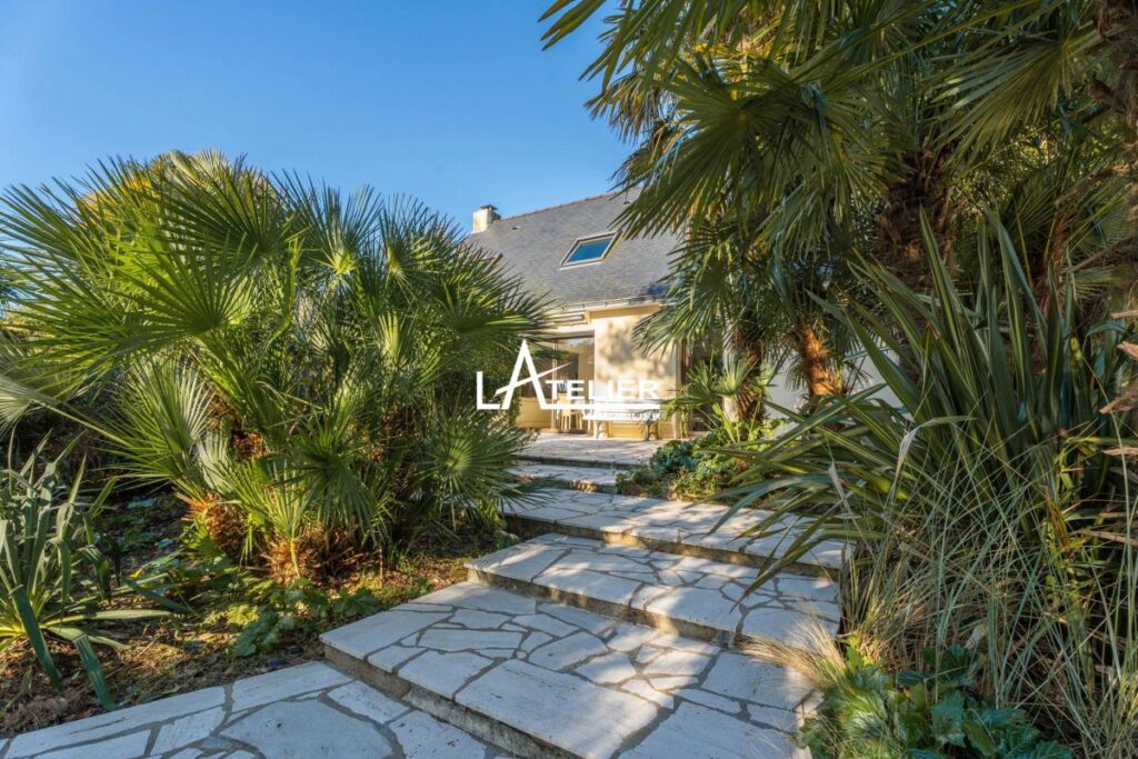 Propriété unique, prairies, carrière et box chevaux – 6 pièces – 5 chambres – 173 m²