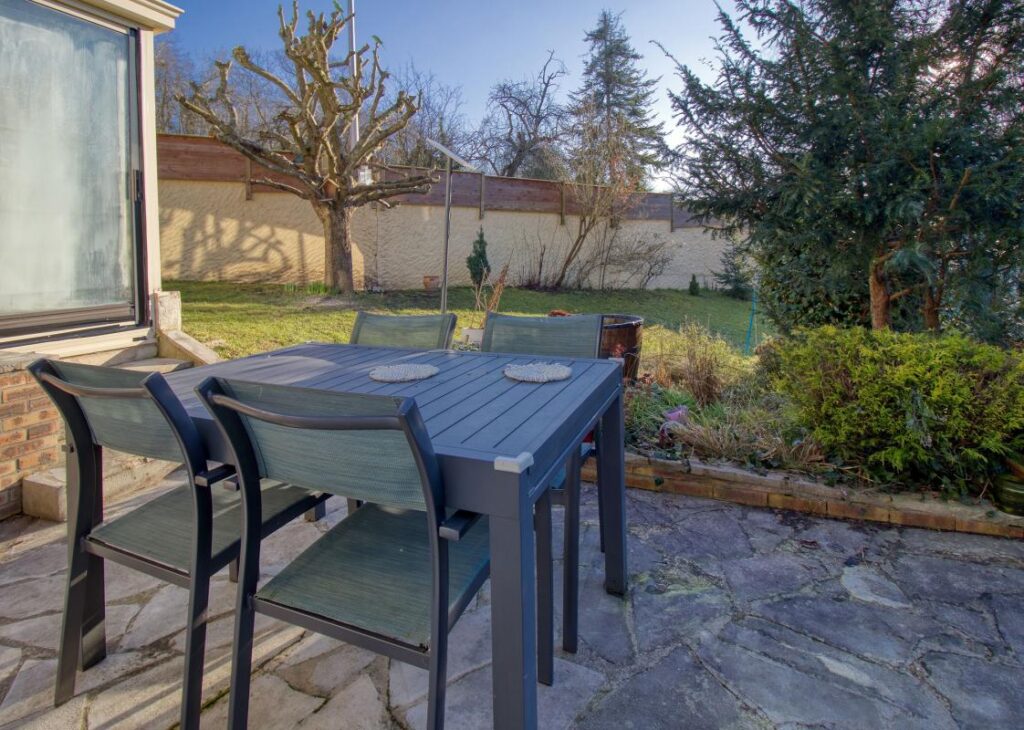 Grande maison avec dépendance – 5 pièces – 3 chambres – 120 m²