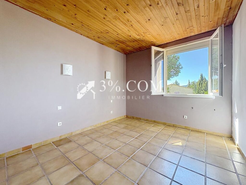 Charmante Maison de 178 m2 +Local professionnel de 150 m2 d – 8 pièces – 4 chambres – 178 m²