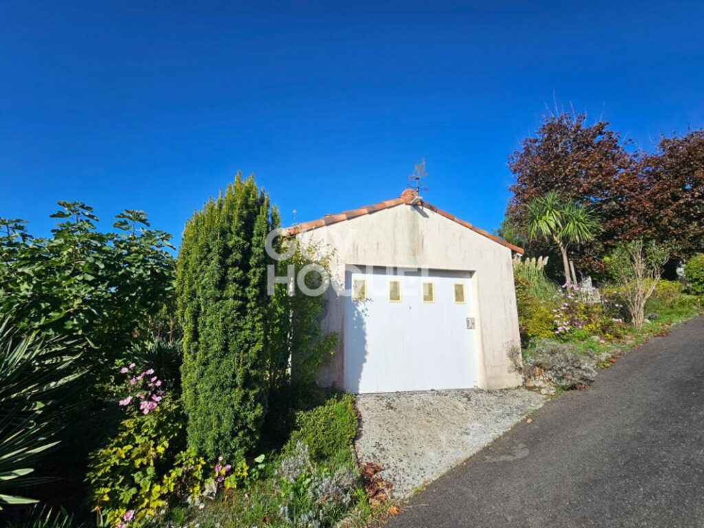 Maison atypique Mervent – 6 pièces – 4 chambres – 169 m²